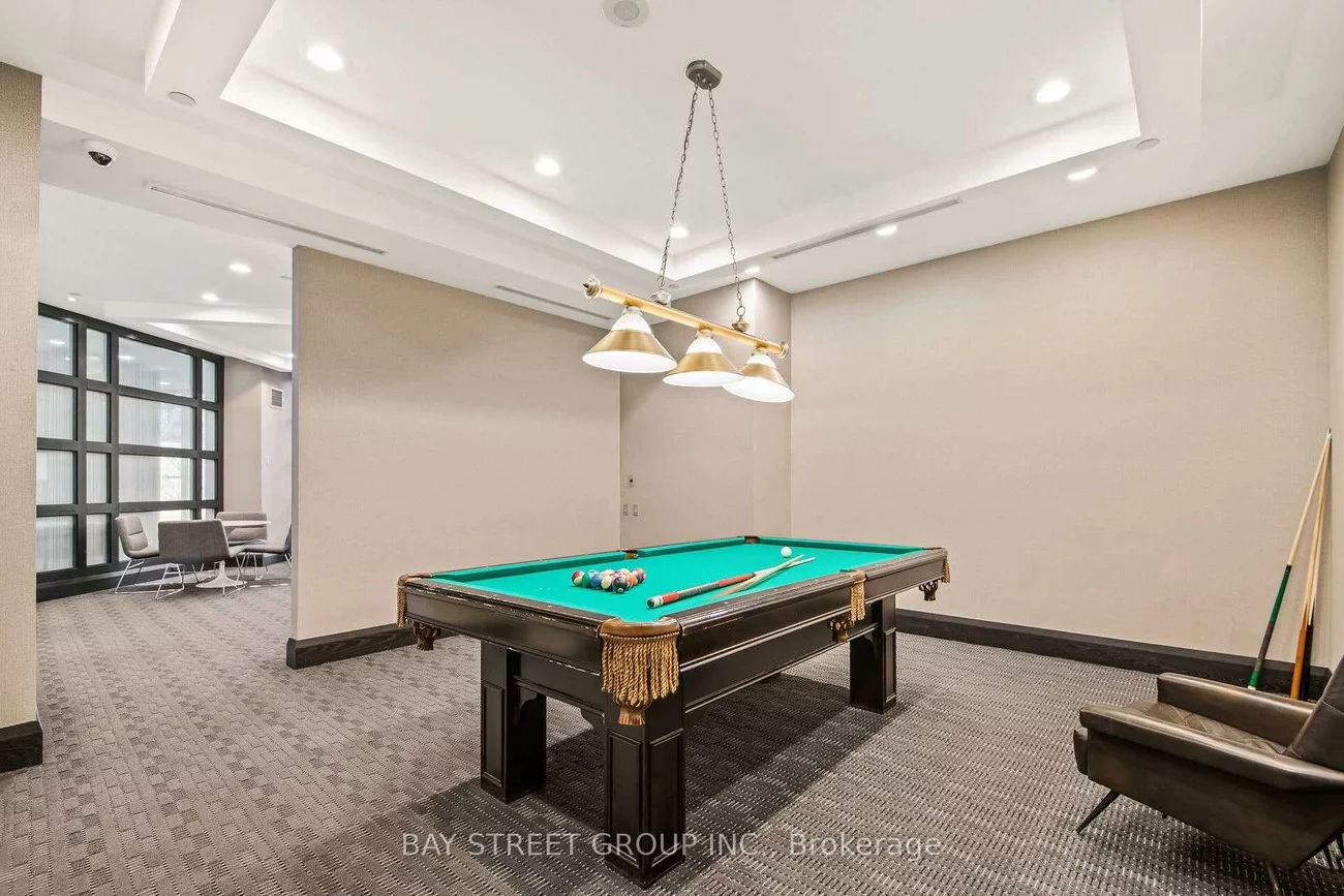 33, Sheppard, Willowdale East, Toronto