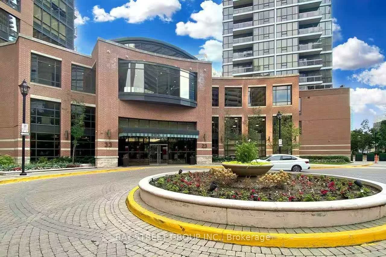 33, Sheppard, Willowdale East, Toronto