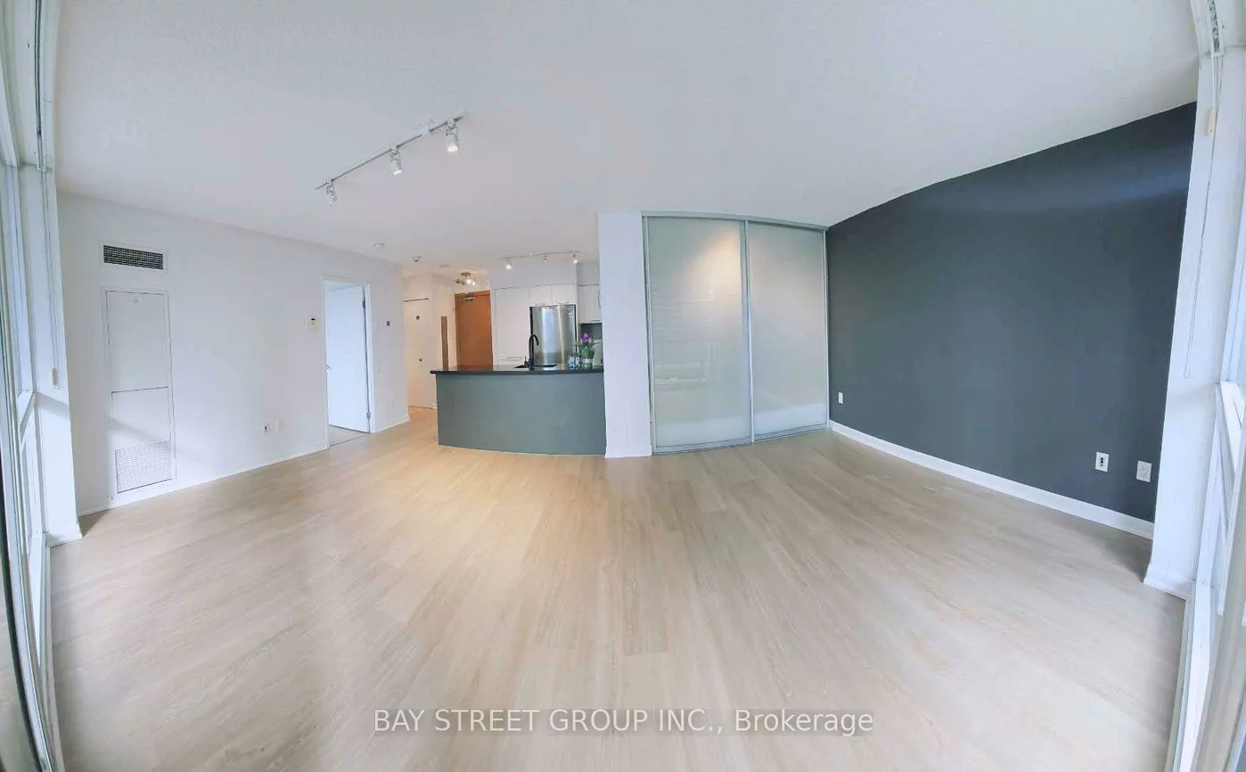 33, Sheppard, Willowdale East, Toronto