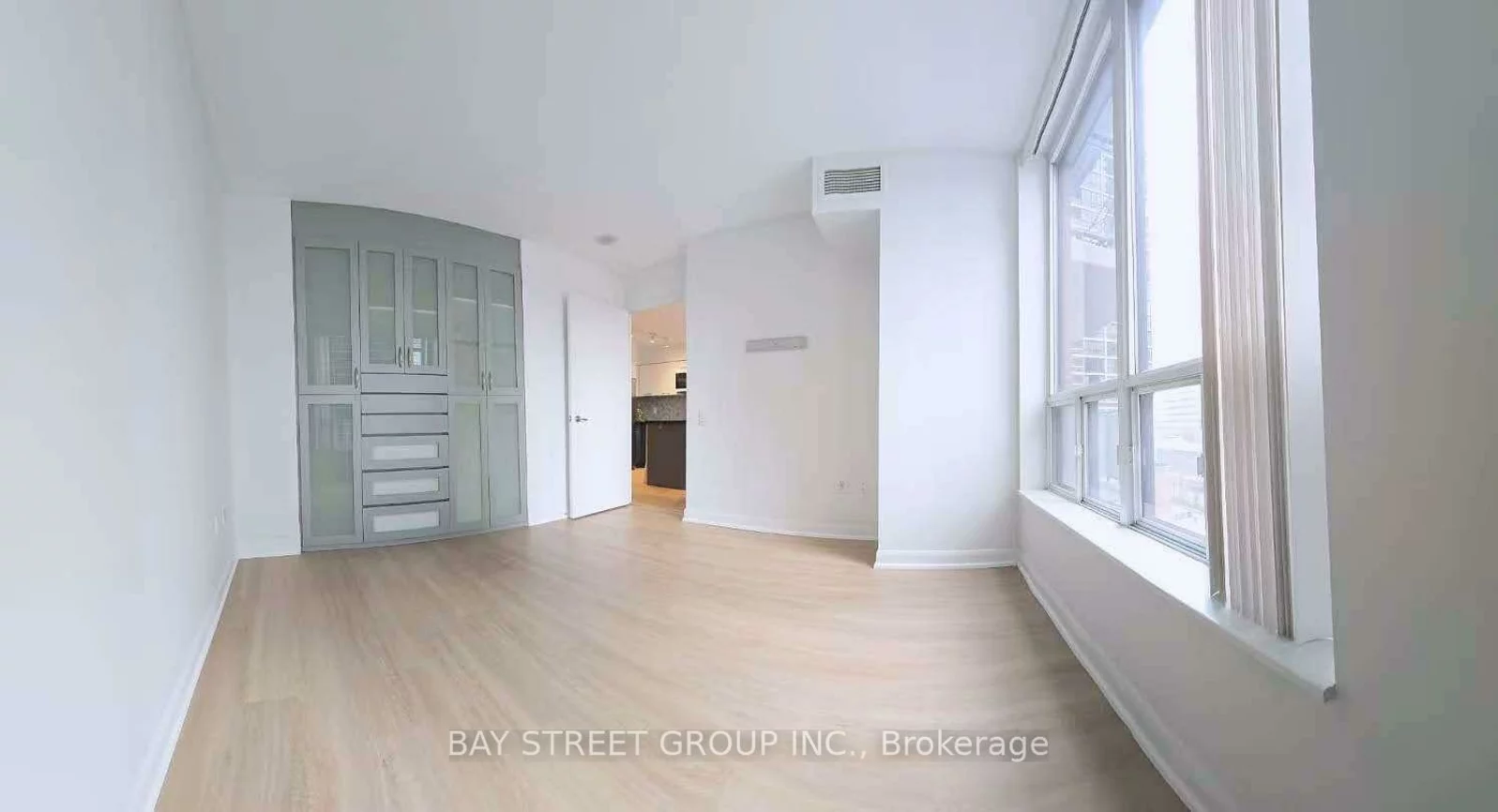 33, Sheppard, Willowdale East, Toronto