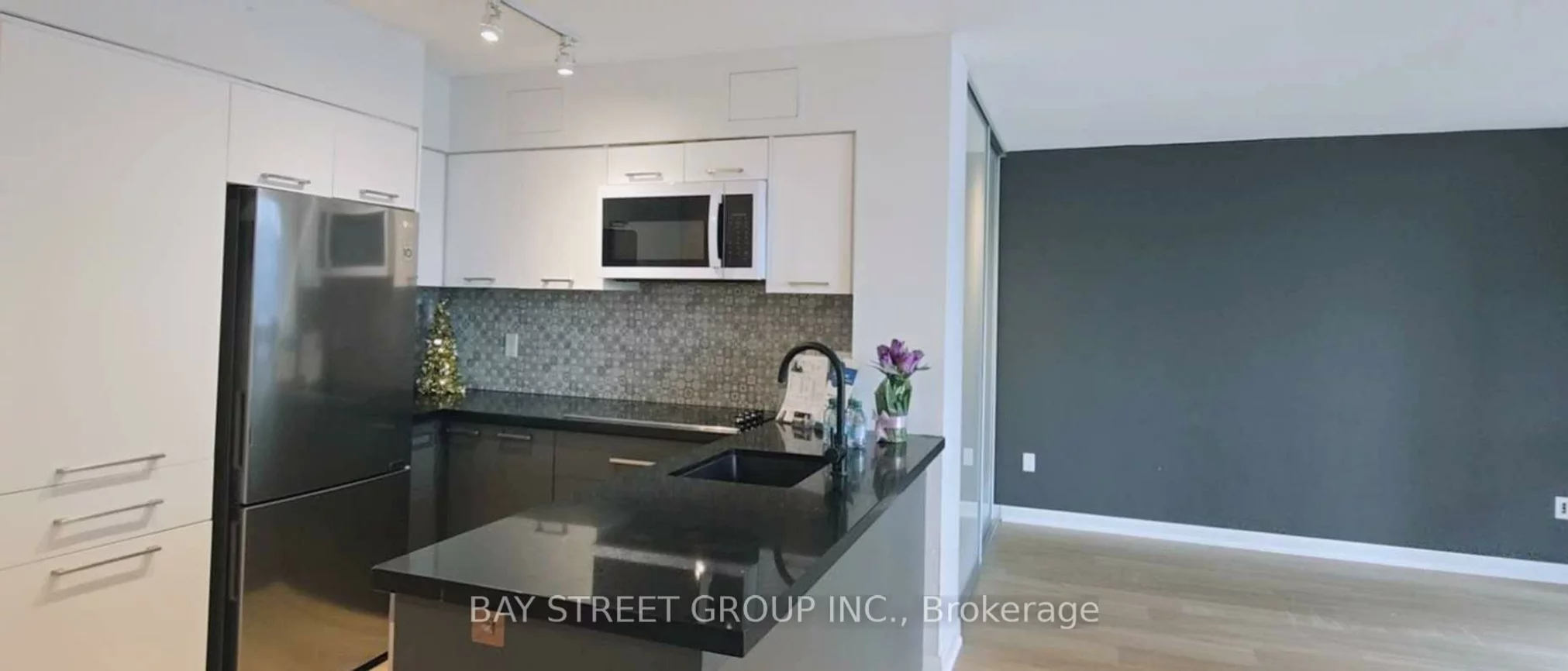 33, Sheppard, Willowdale East, Toronto