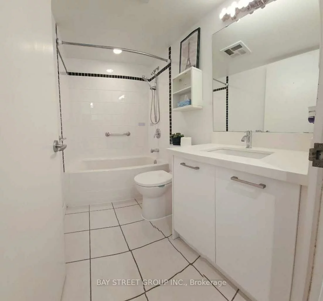 33, Sheppard, Willowdale East, Toronto