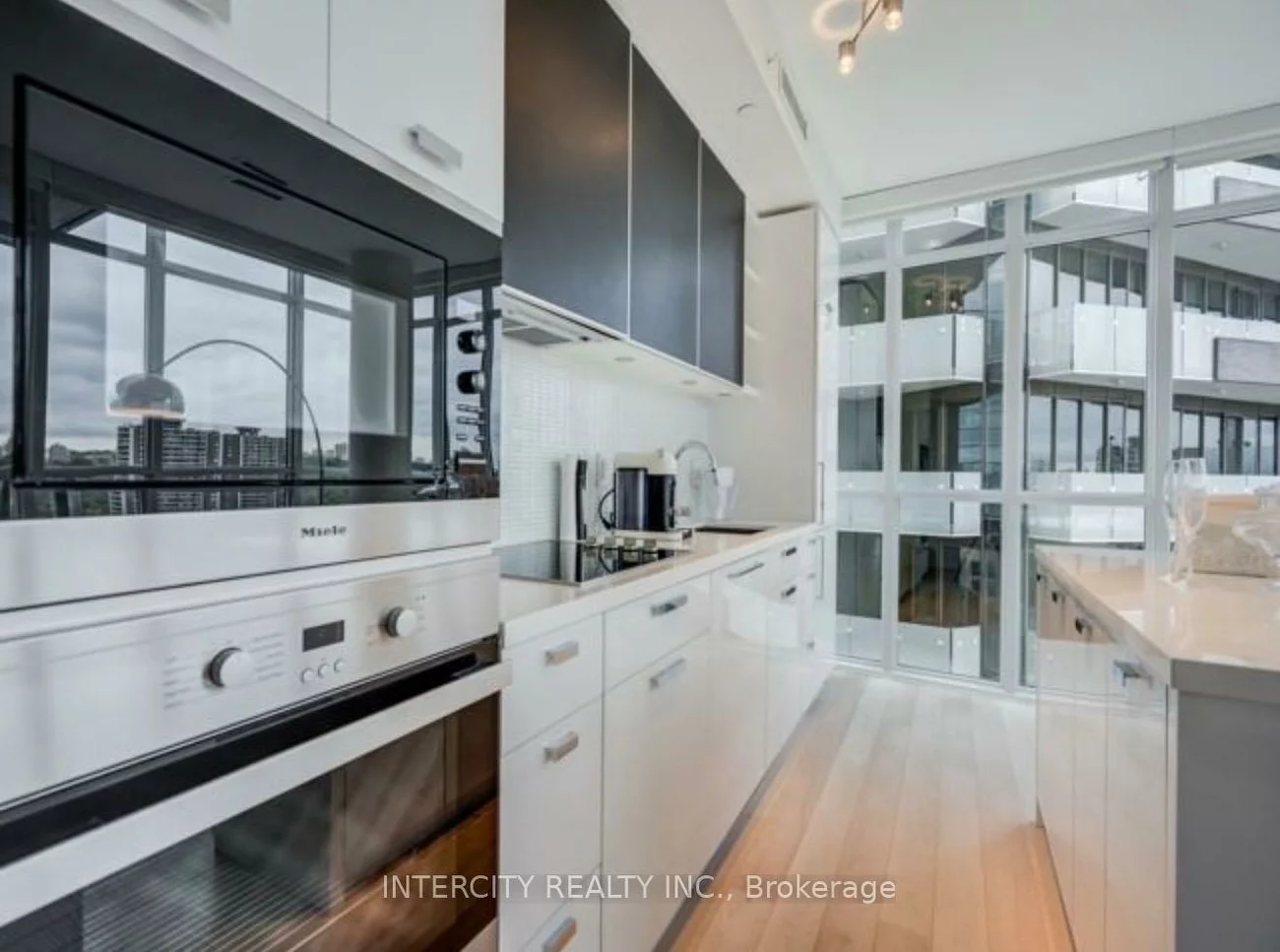 32, Davenport, Annex, Toronto