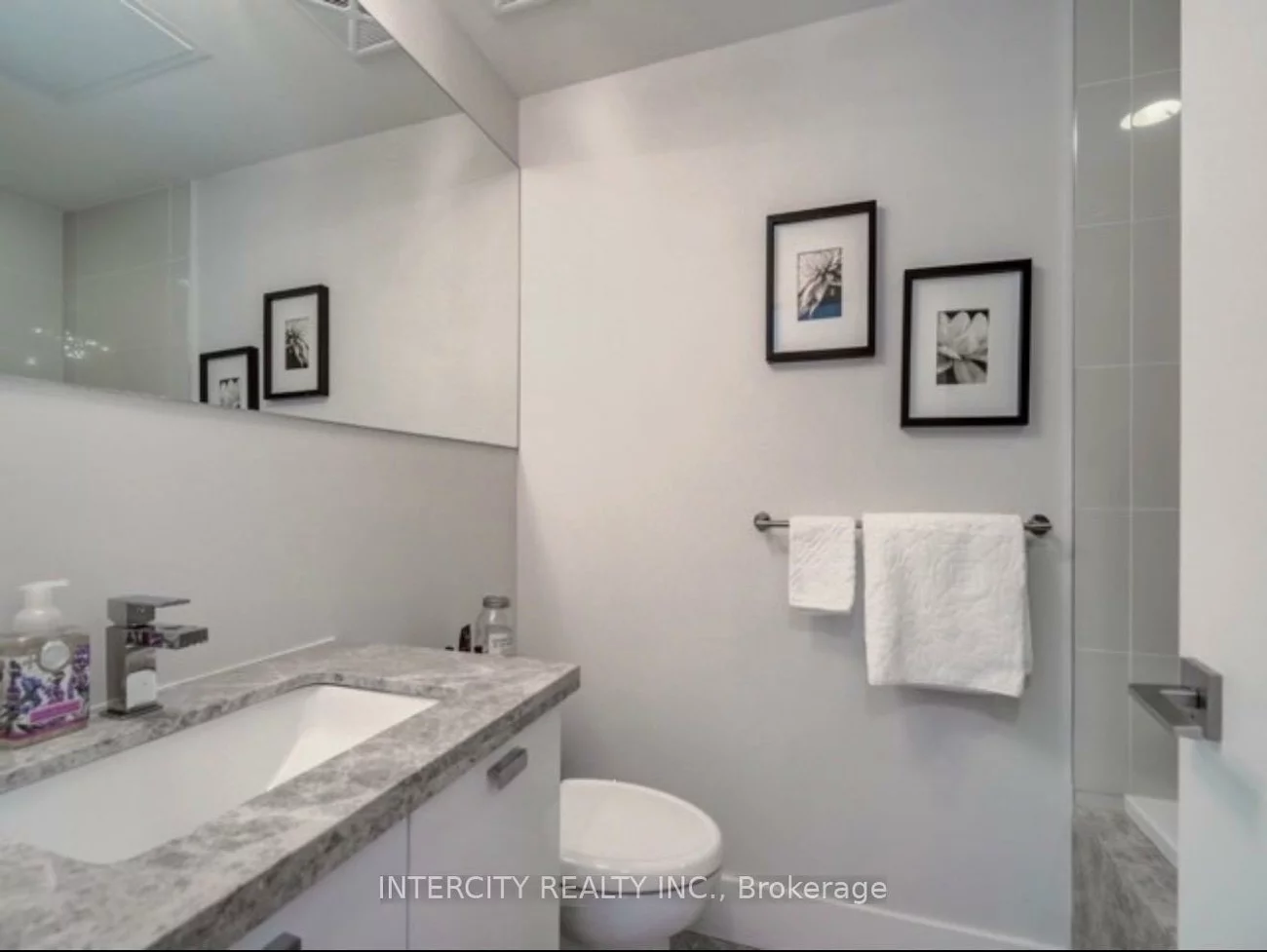 32, Davenport, Annex, Toronto