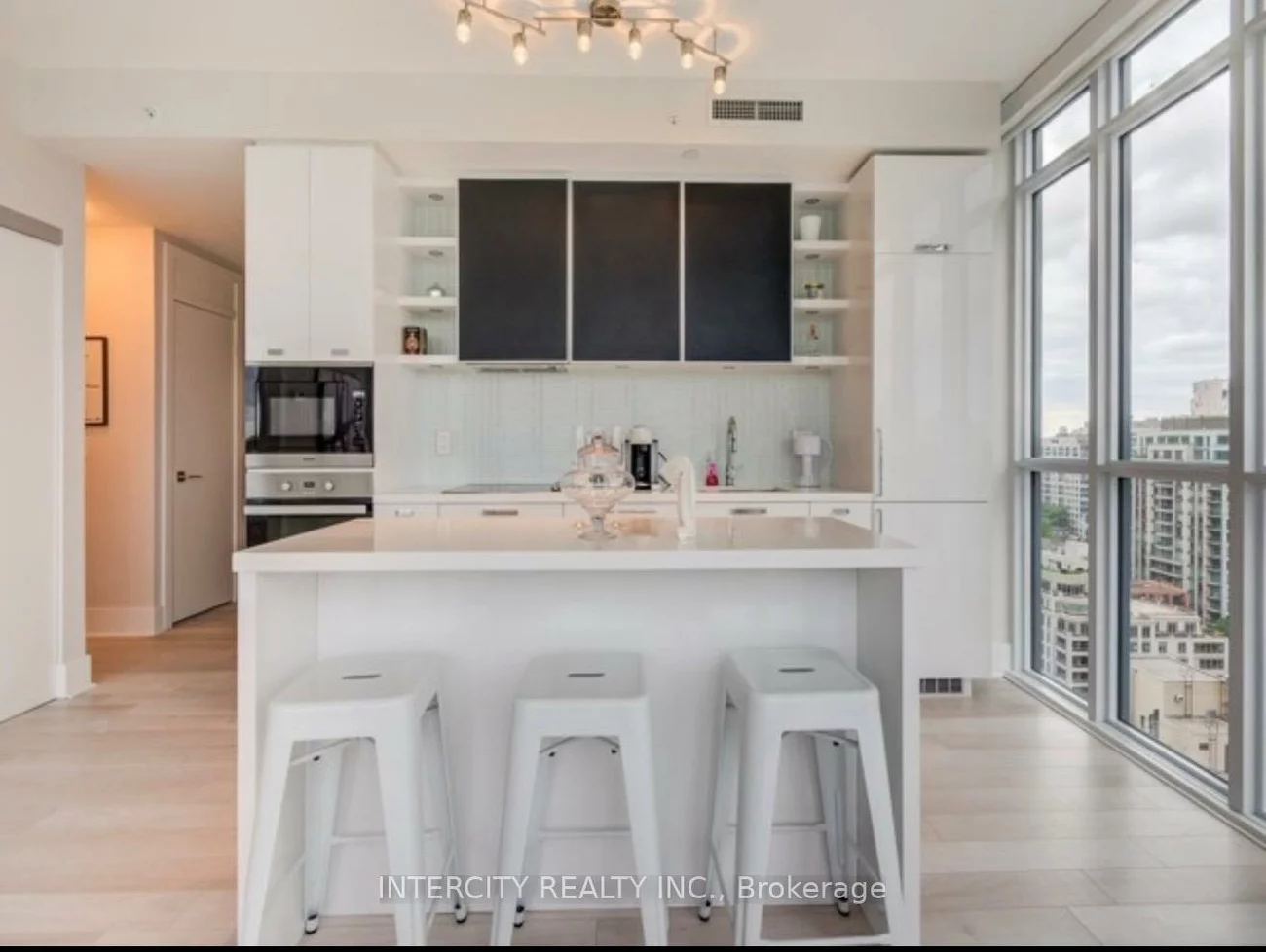 32, Davenport, Annex, Toronto