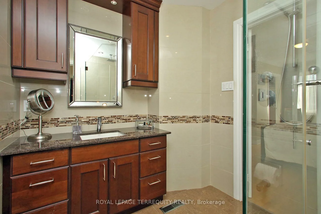 20, Cotton Downway, Pleasant View, Toronto