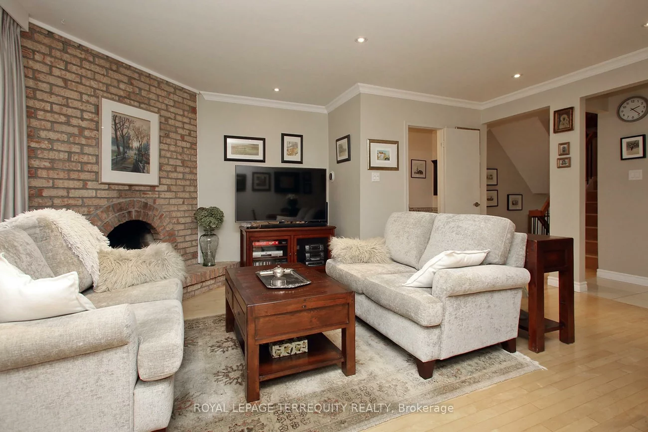 20, Cotton Downway, Pleasant View, Toronto