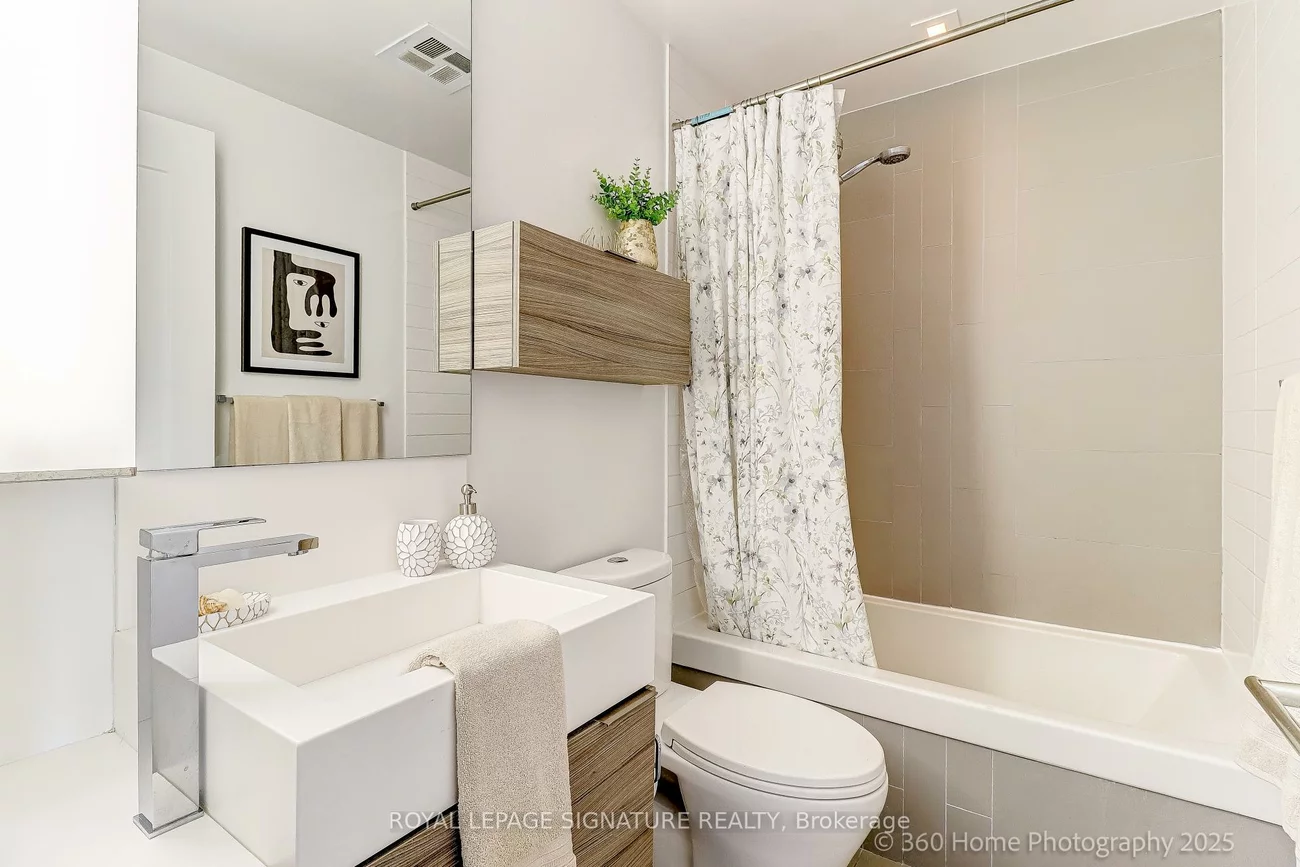 88, Scott, Church-Yonge Corridor, Toronto