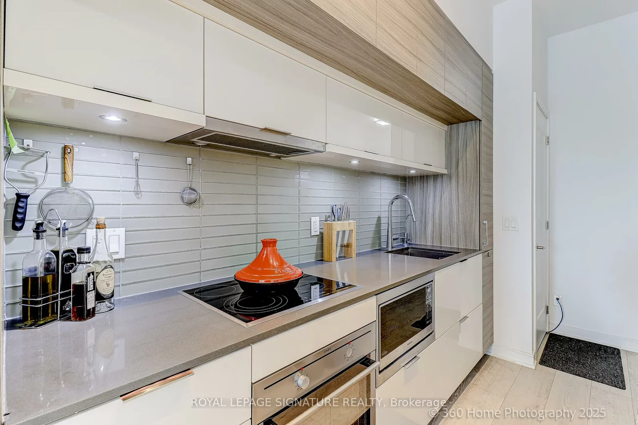 88, Scott, Church-Yonge Corridor, Toronto