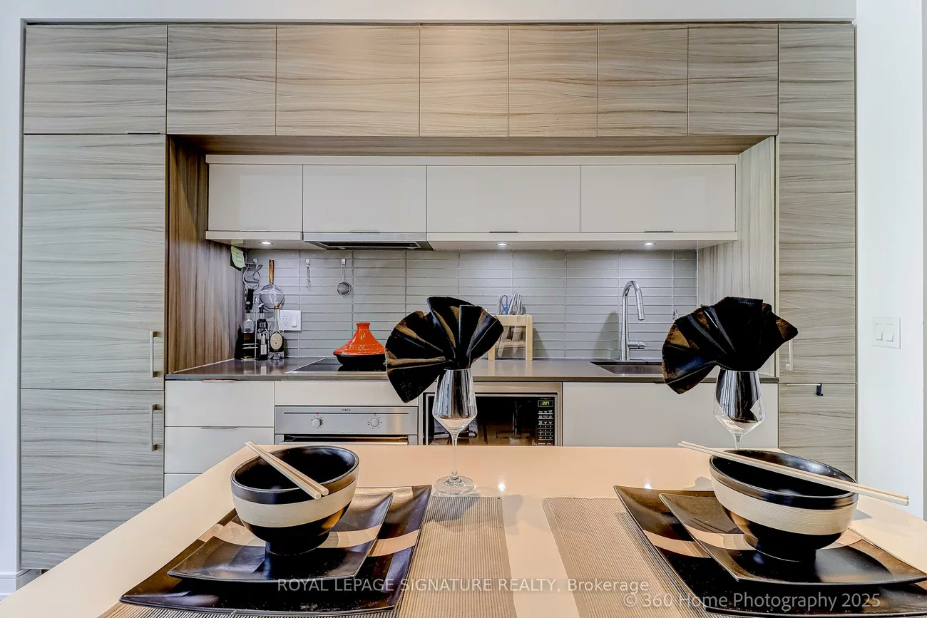 88, Scott, Church-Yonge Corridor, Toronto