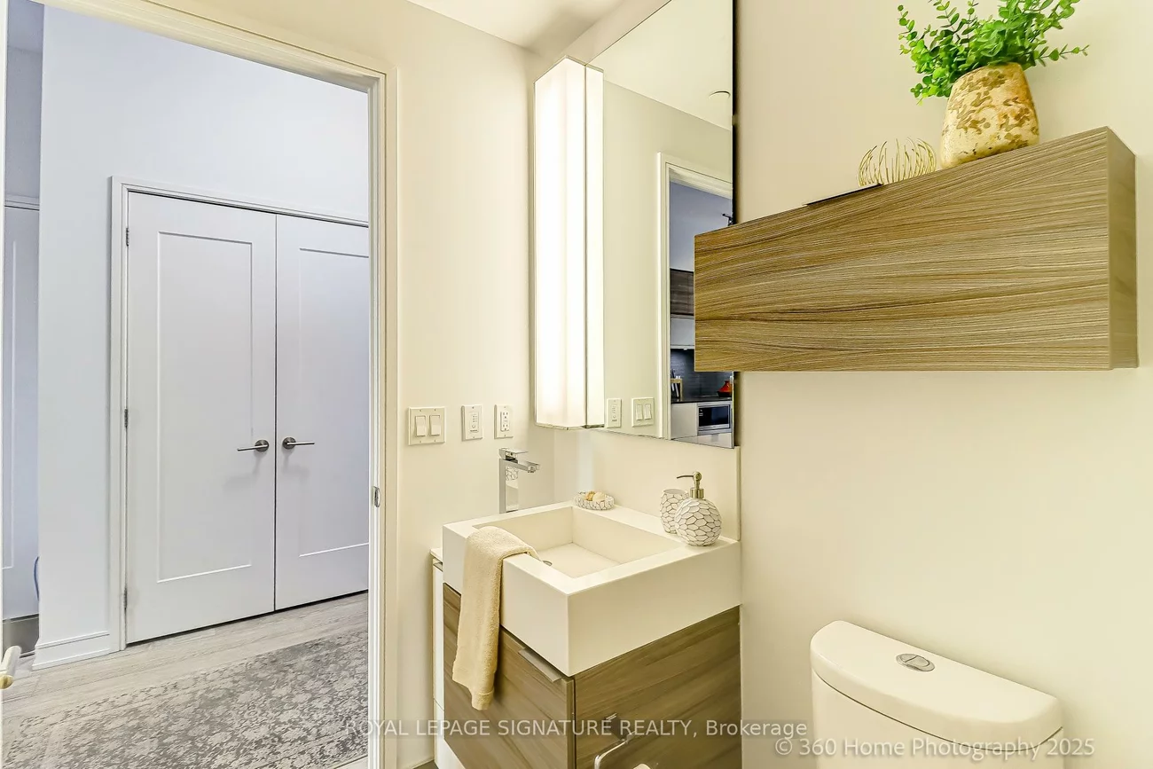 88, Scott, Church-Yonge Corridor, Toronto