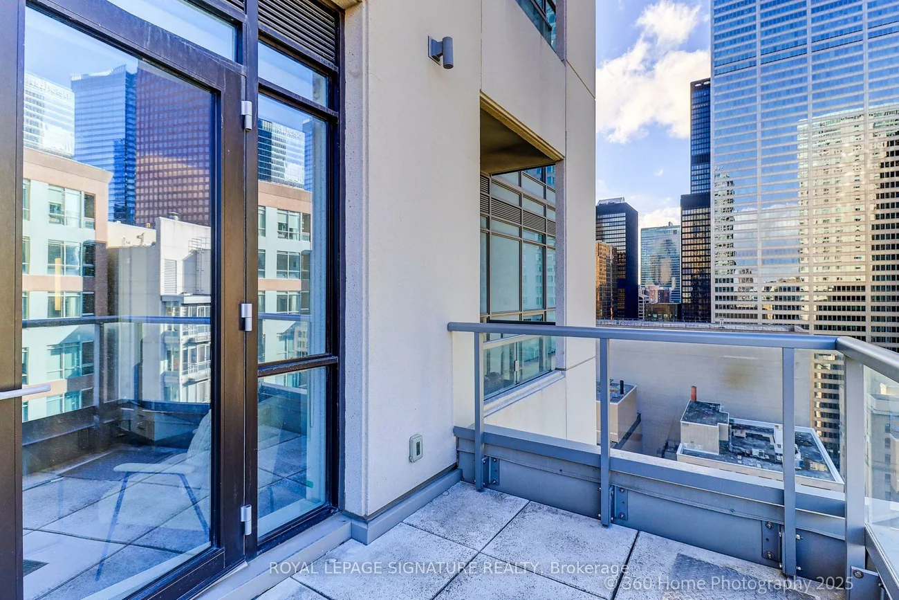 88, Scott, Church-Yonge Corridor, Toronto