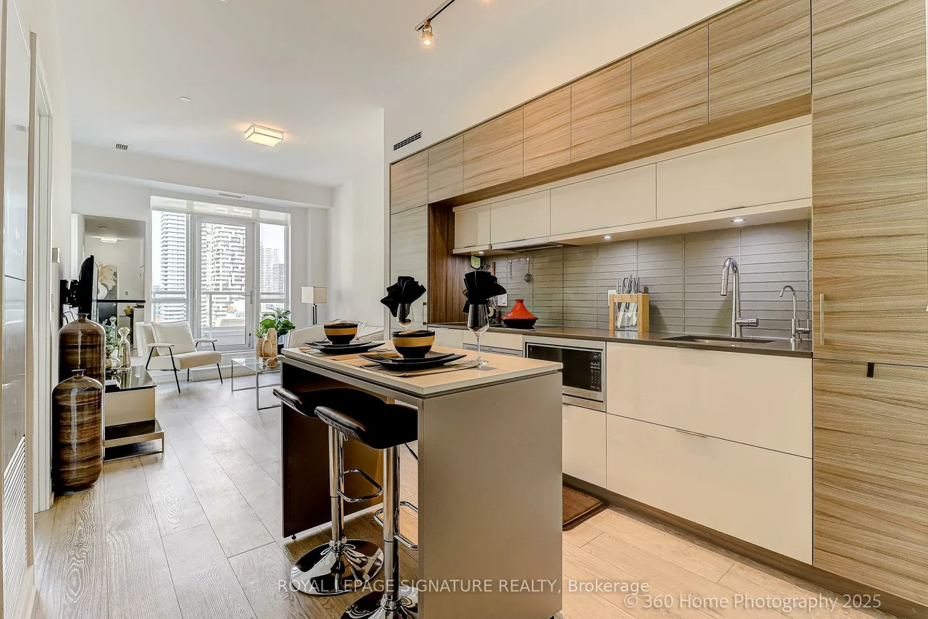 88, Scott, Church-Yonge Corridor, Toronto