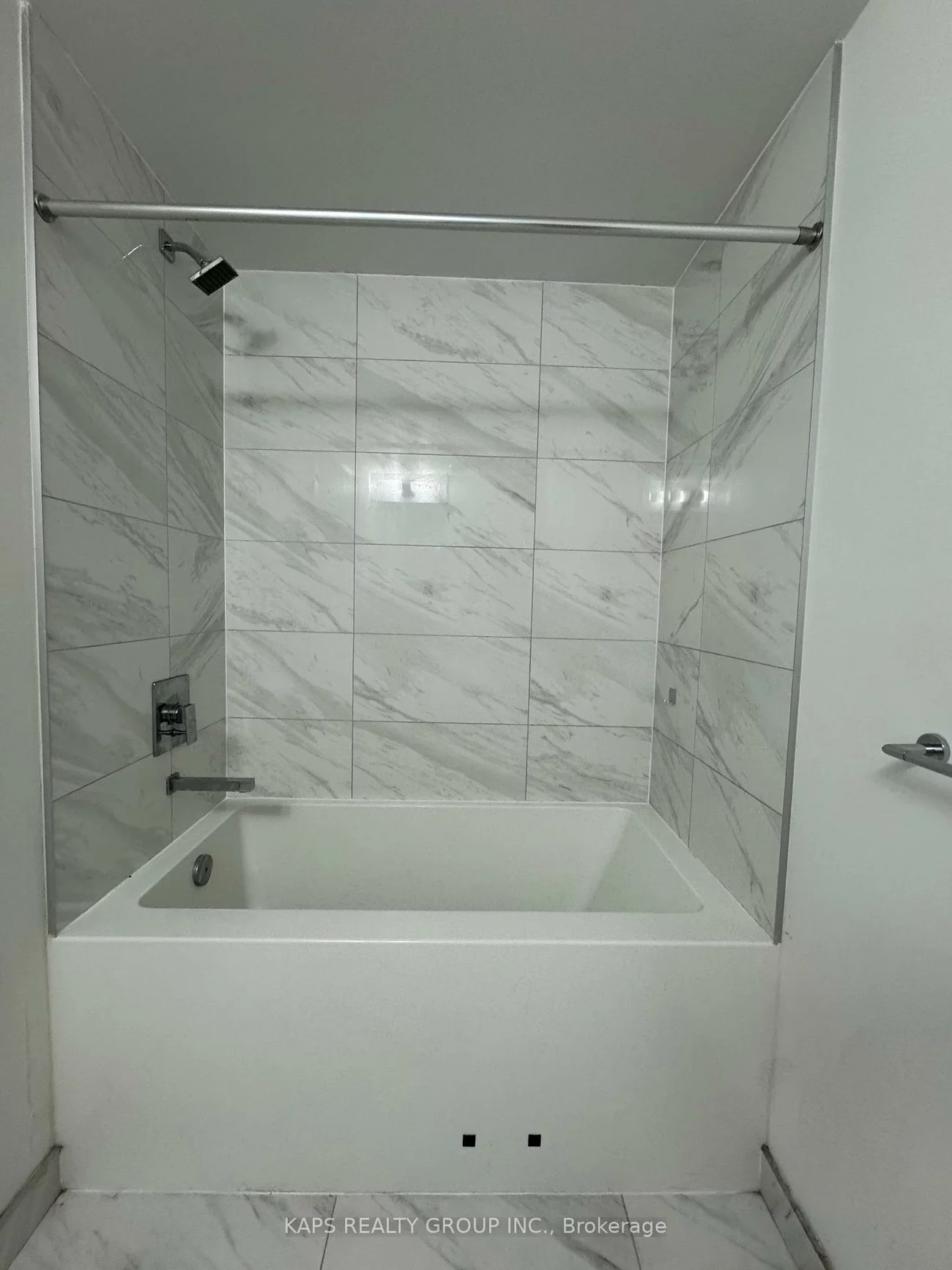 85, Wood, Church-Yonge Corridor, Toronto