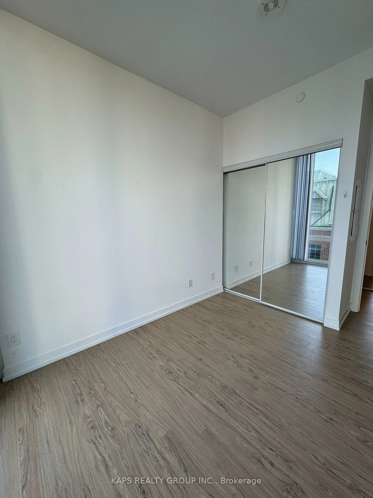 85, Wood, Church-Yonge Corridor, Toronto