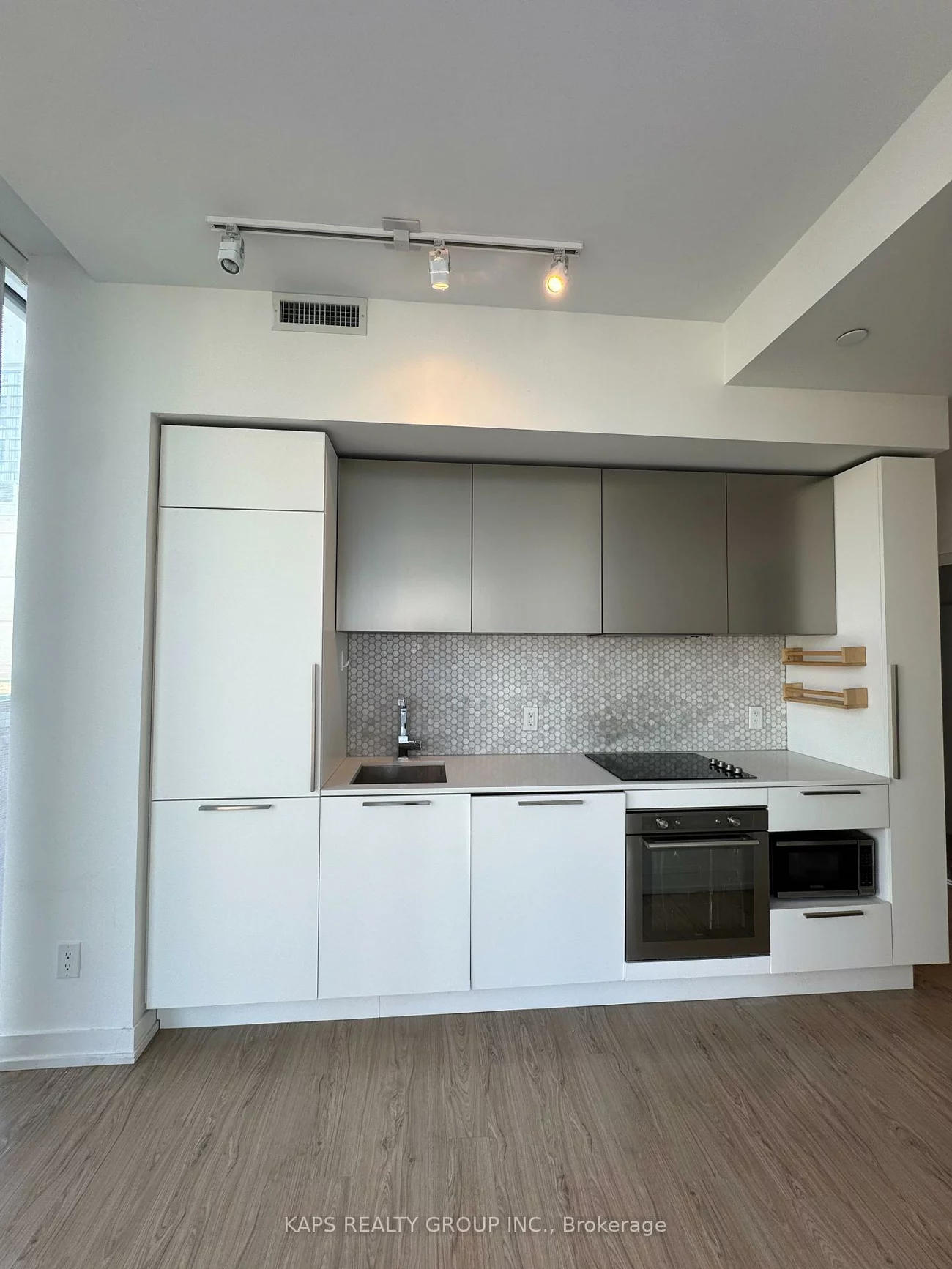 85, Wood, Church-Yonge Corridor, Toronto