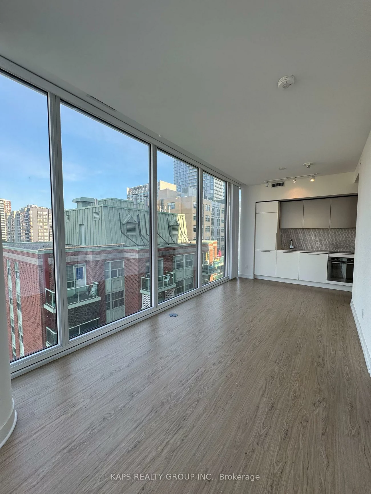 85, Wood, Church-Yonge Corridor, Toronto