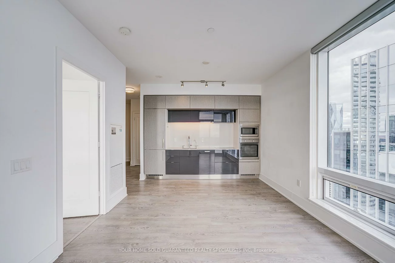 10, York, Waterfront Communities C1, Toronto