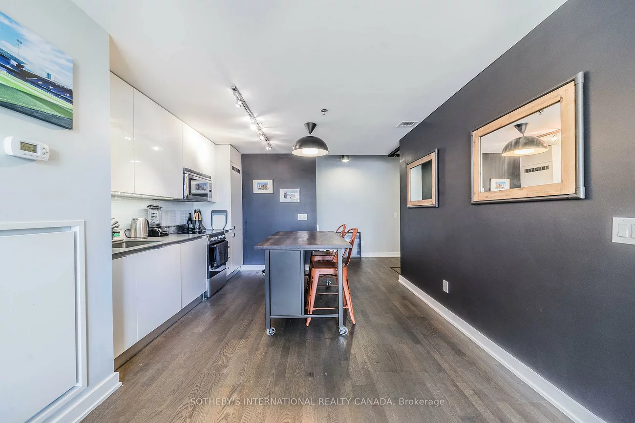 8, Dovercourt, Little Portugal, Toronto