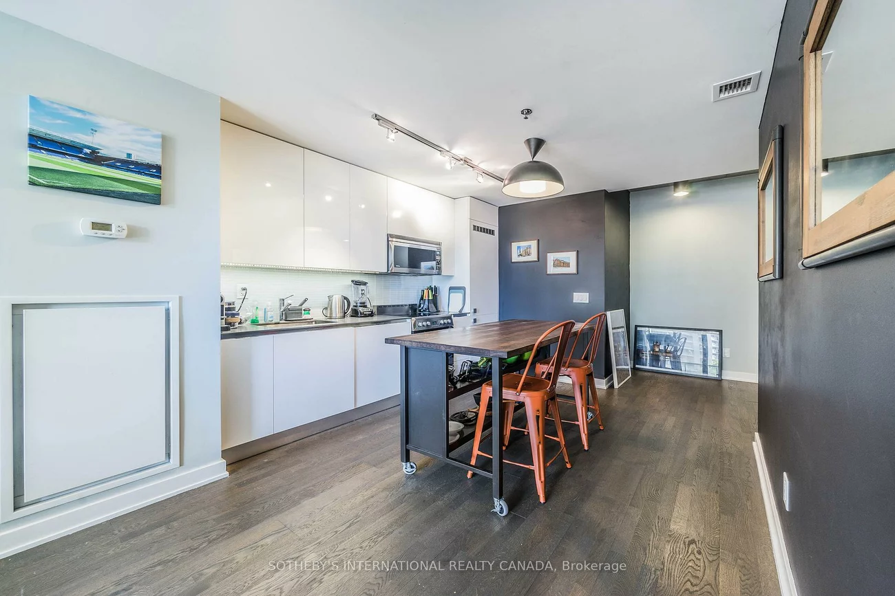 8, Dovercourt, Little Portugal, Toronto