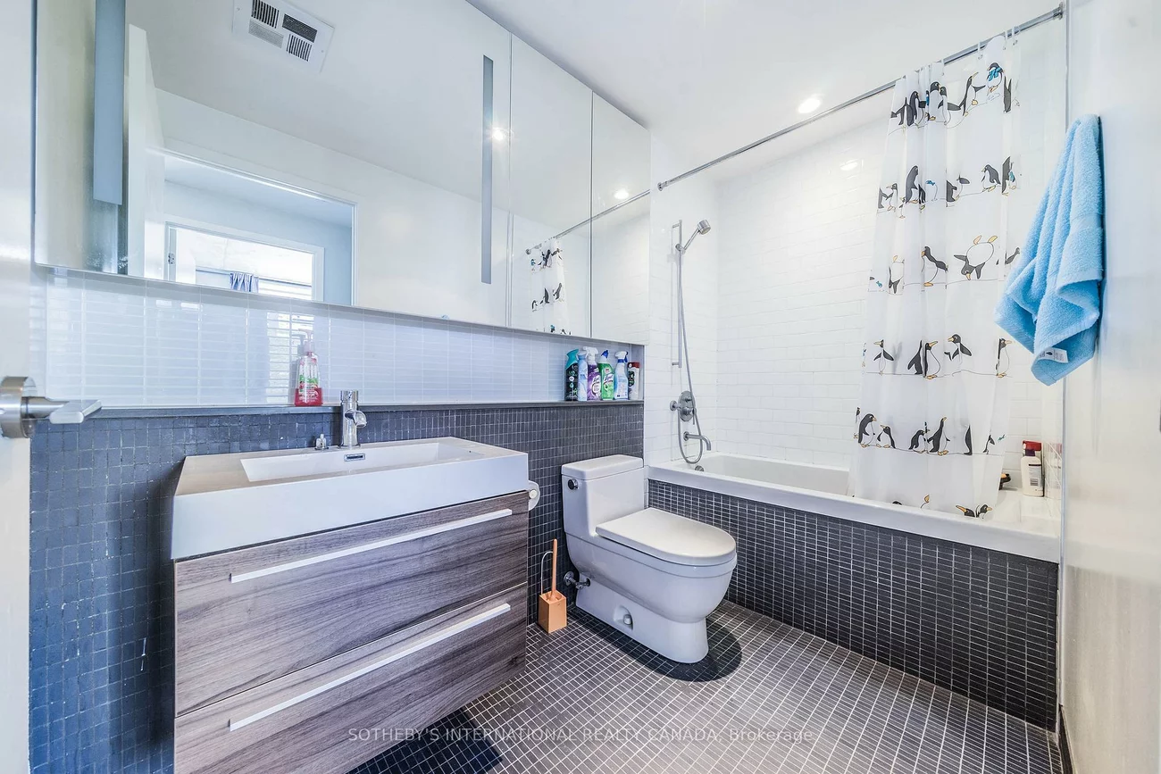 8, Dovercourt, Little Portugal, Toronto