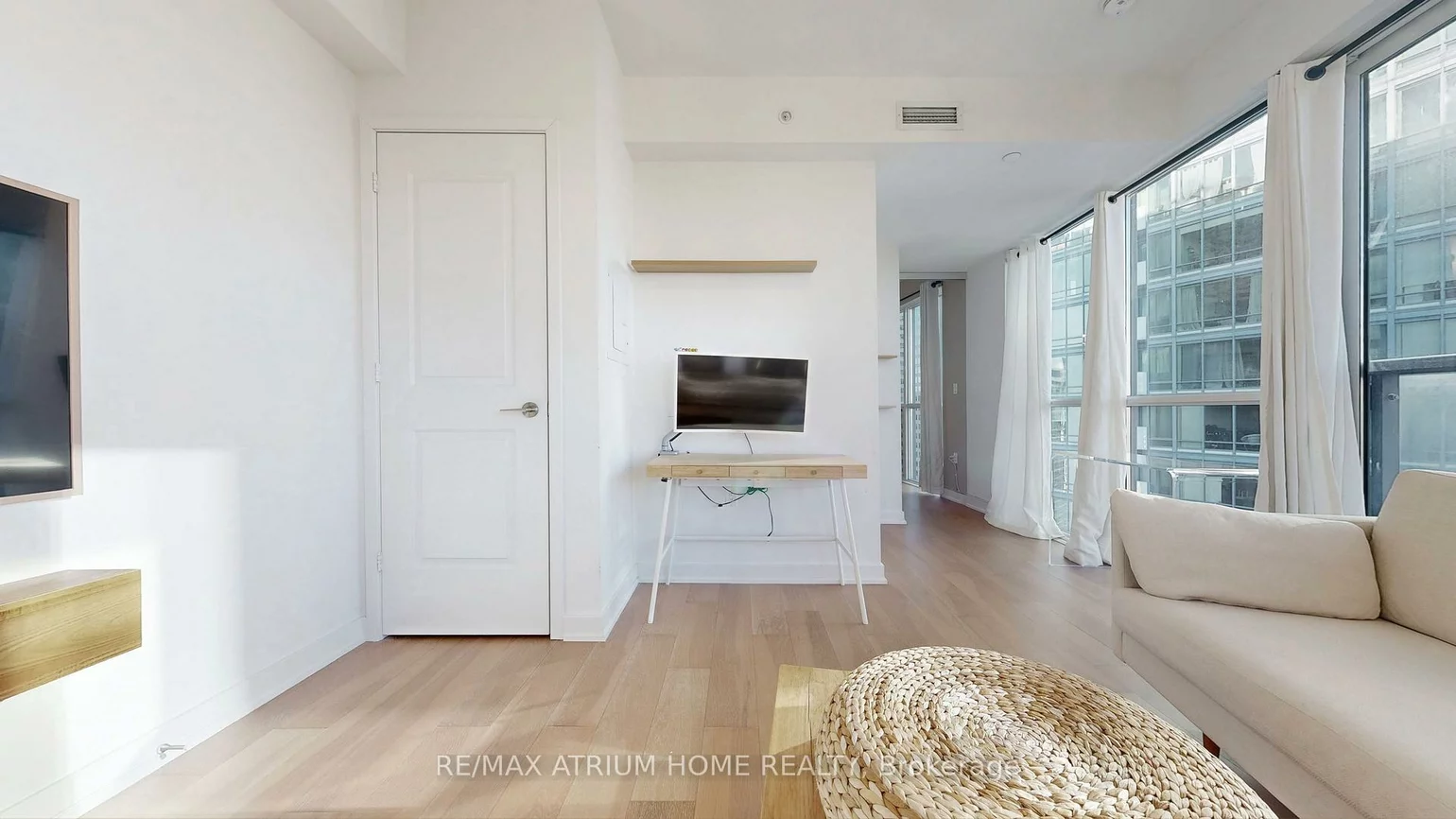 1, The Esplanade, Waterfront Communities C8, Toronto