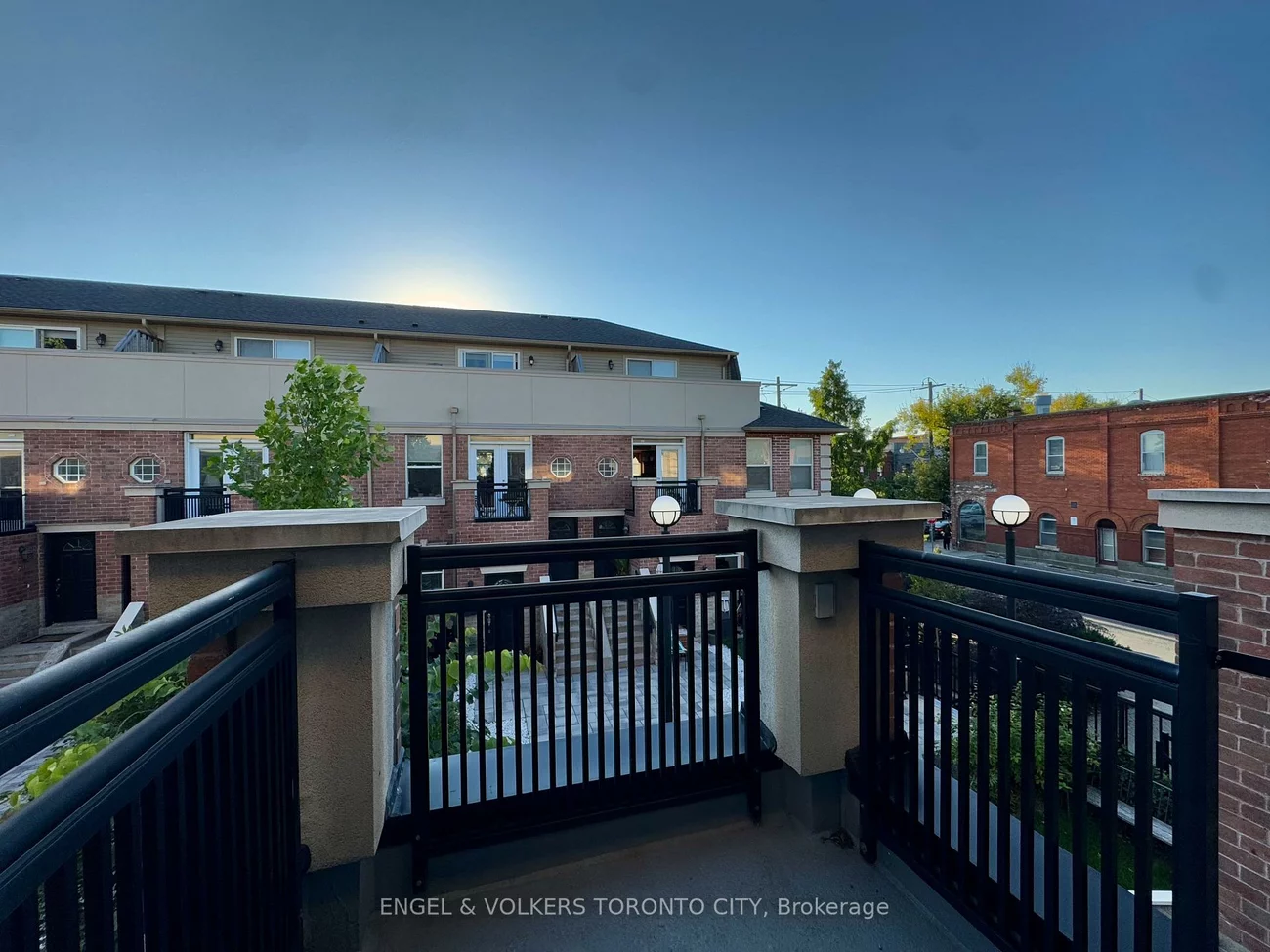 51, Halton, Trinity-Bellwoods, Toronto