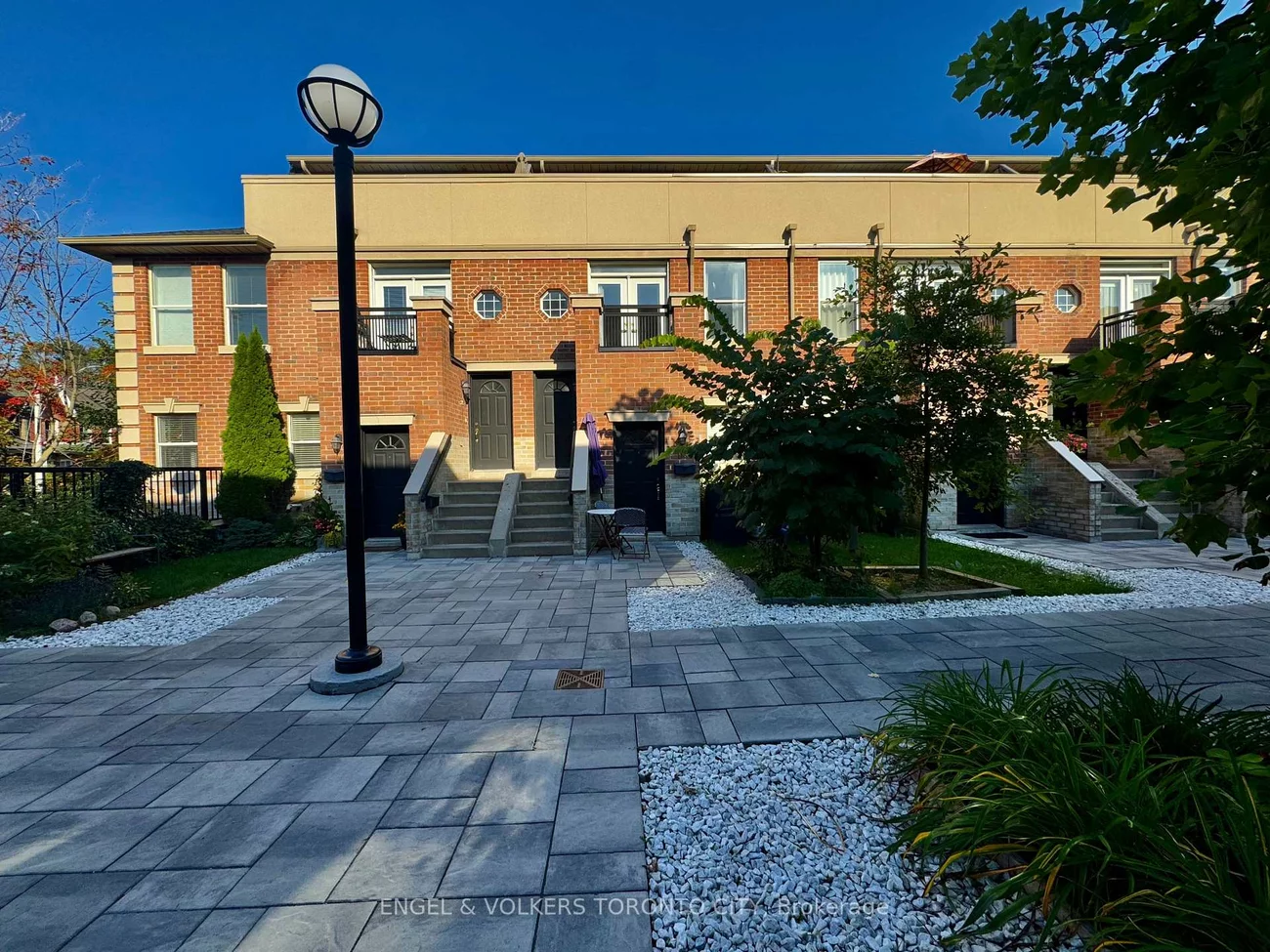 51, Halton, Trinity-Bellwoods, Toronto