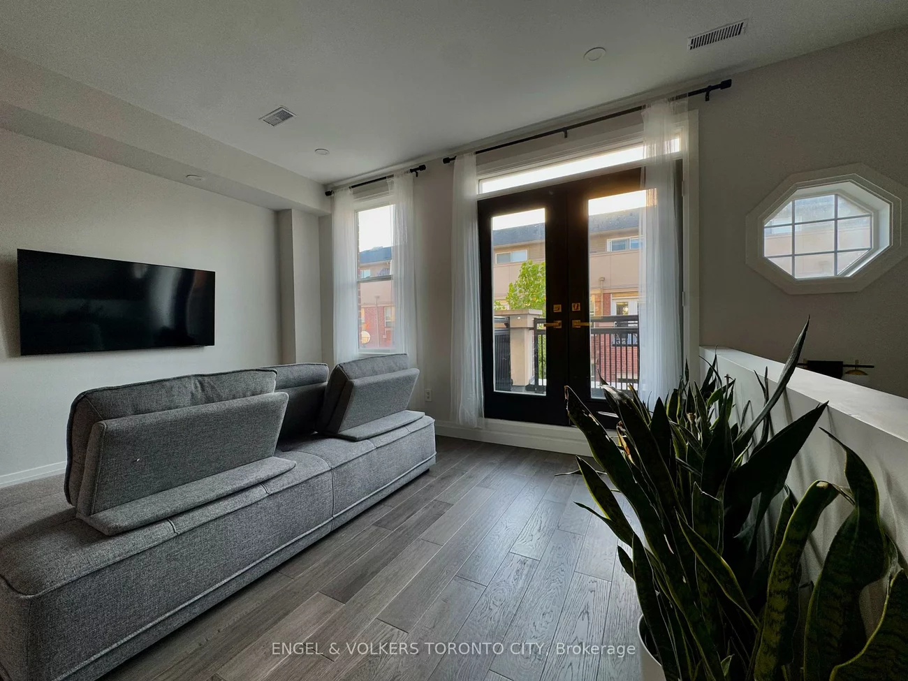 51, Halton, Trinity-Bellwoods, Toronto