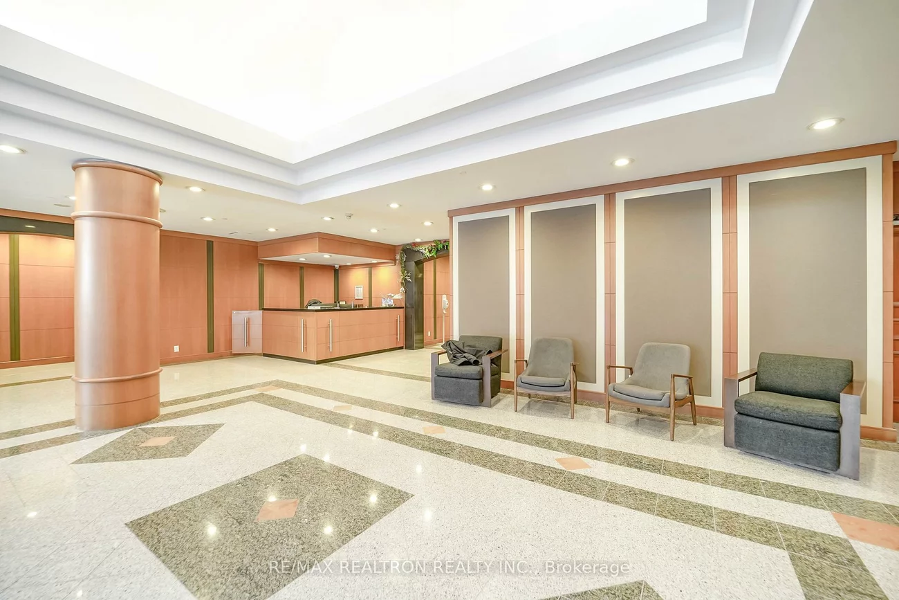 256, Doris, Willowdale East, Toronto