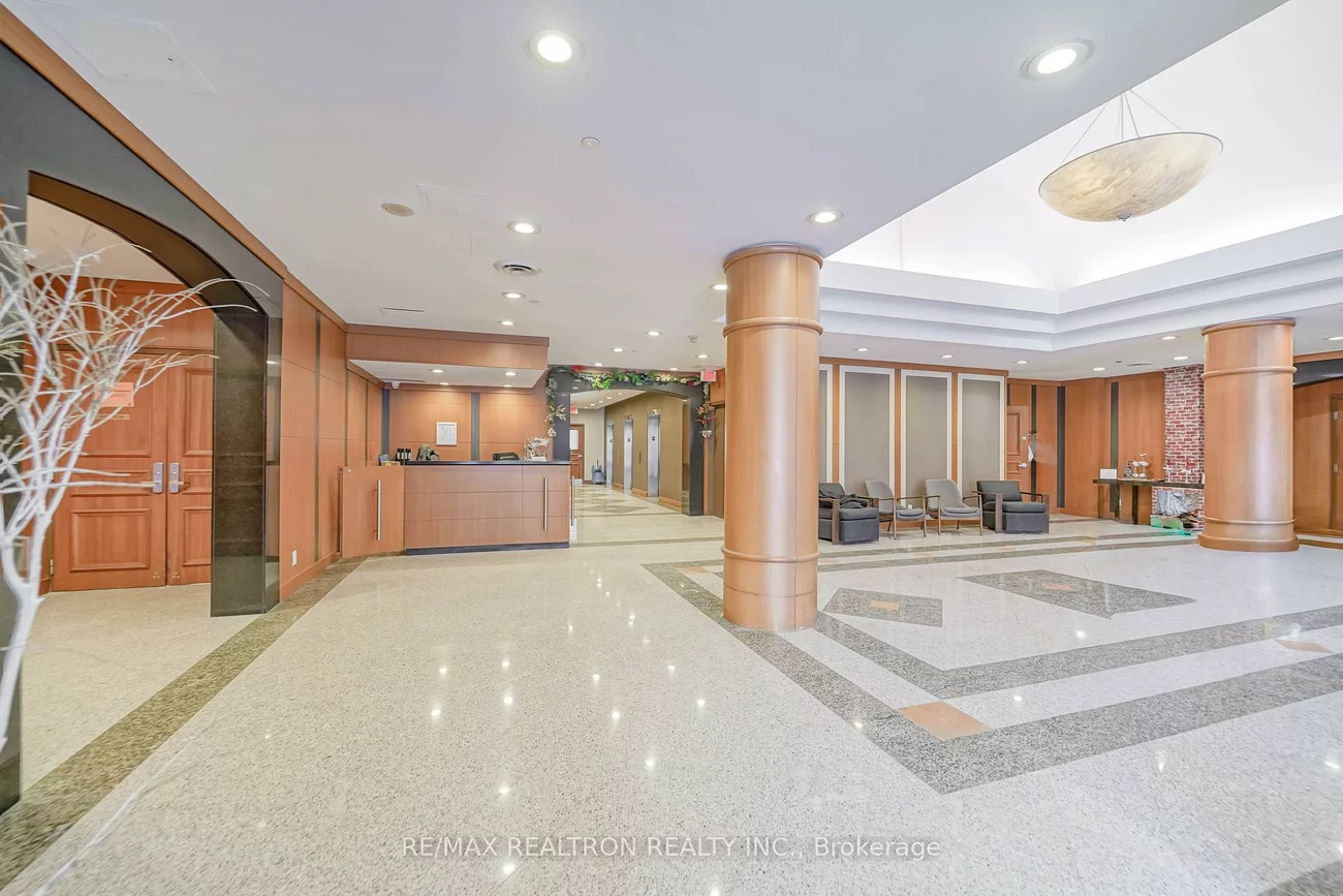 256, Doris, Willowdale East, Toronto