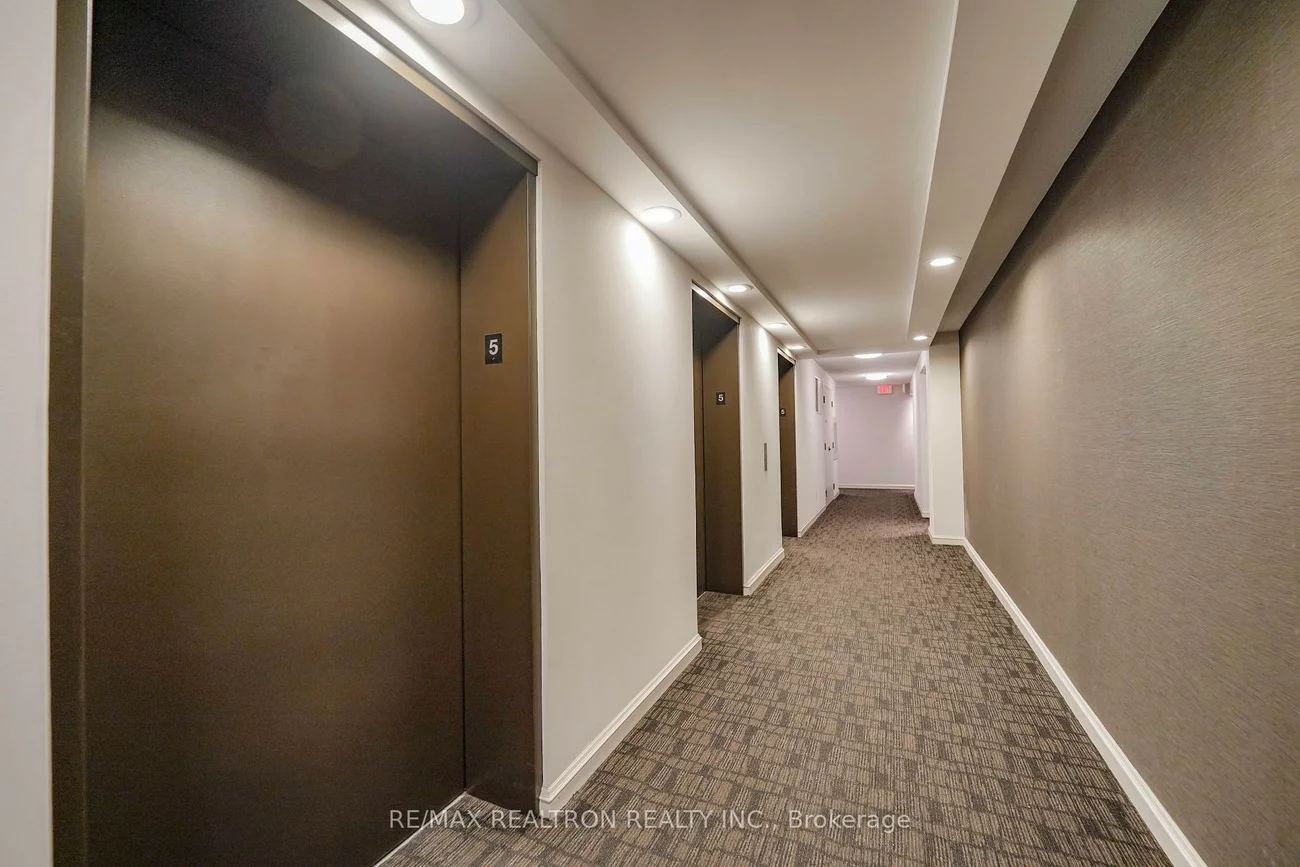 256, Doris, Willowdale East, Toronto