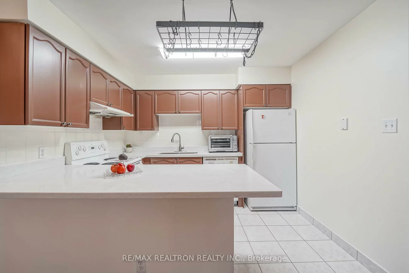 256, Doris, Willowdale East, Toronto