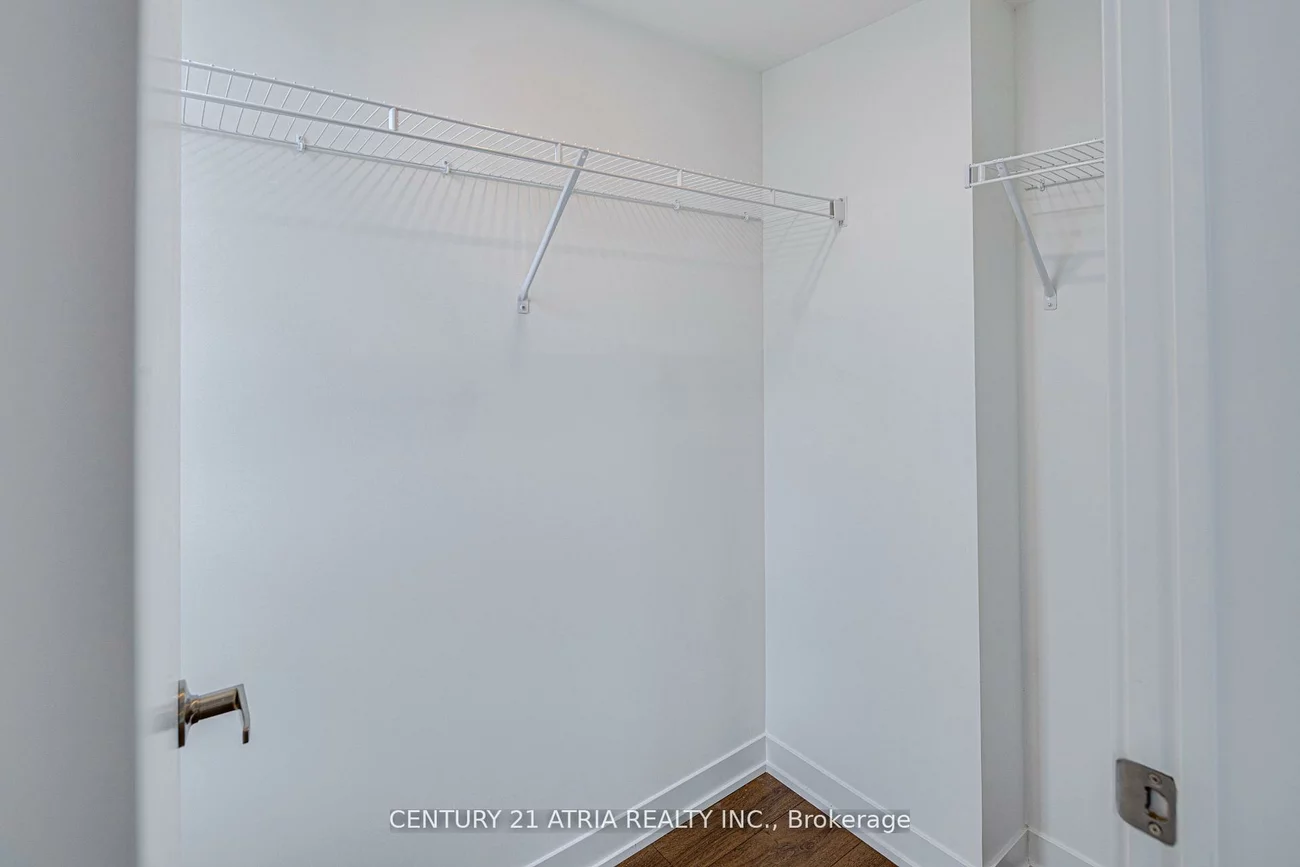 28, Turtle Island, Englemount-Lawrence, Toronto