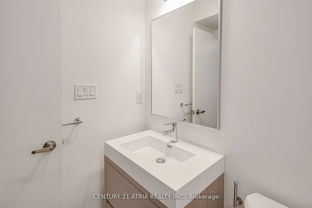 28, Turtle Island, Englemount-Lawrence, Toronto