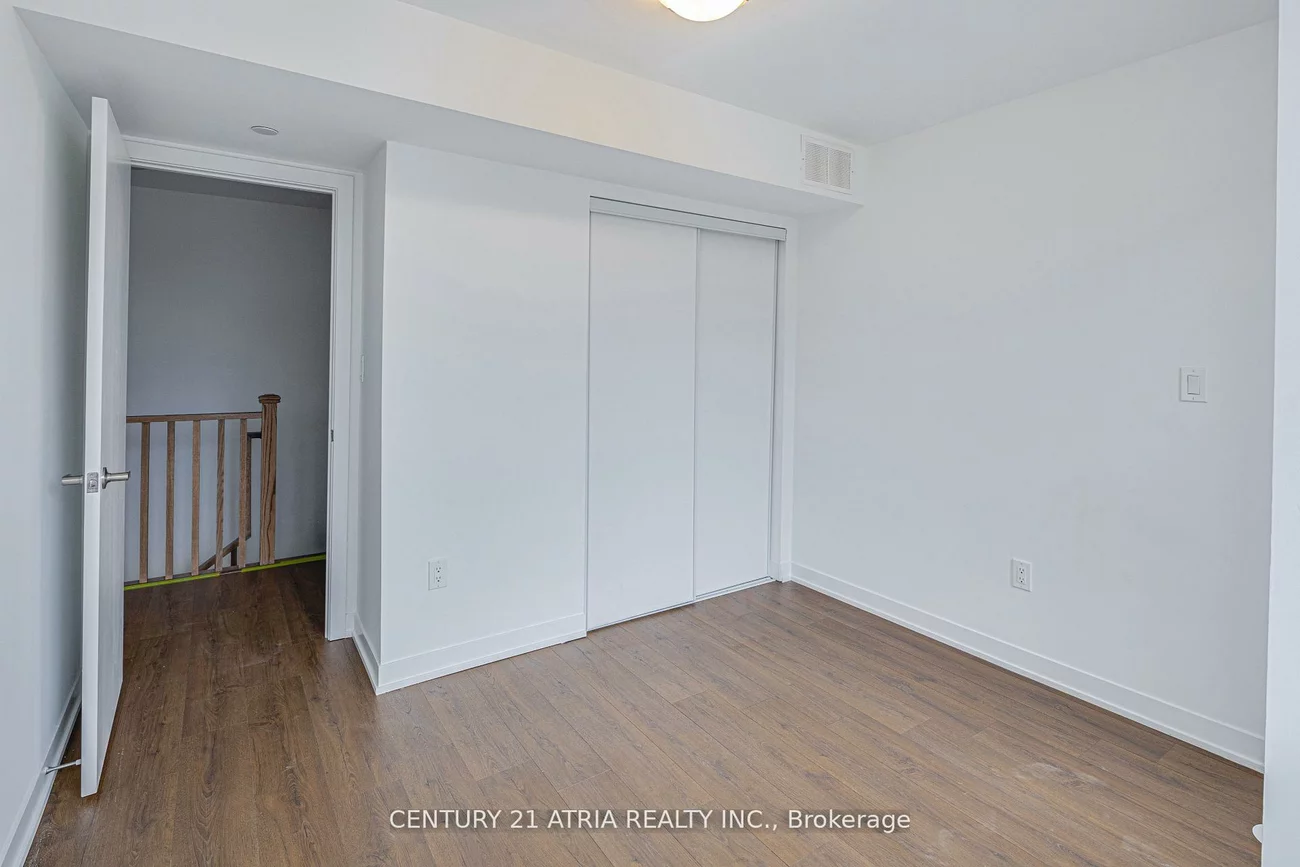 28, Turtle Island, Englemount-Lawrence, Toronto