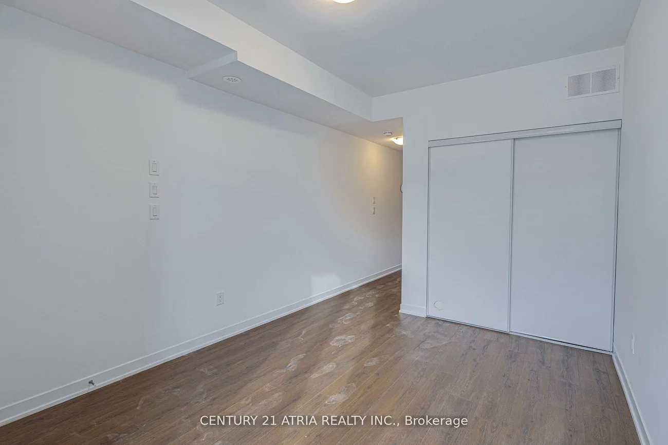 28, Turtle Island, Englemount-Lawrence, Toronto