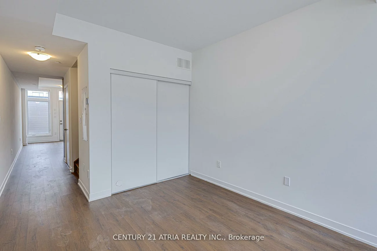 28, Turtle Island, Englemount-Lawrence, Toronto