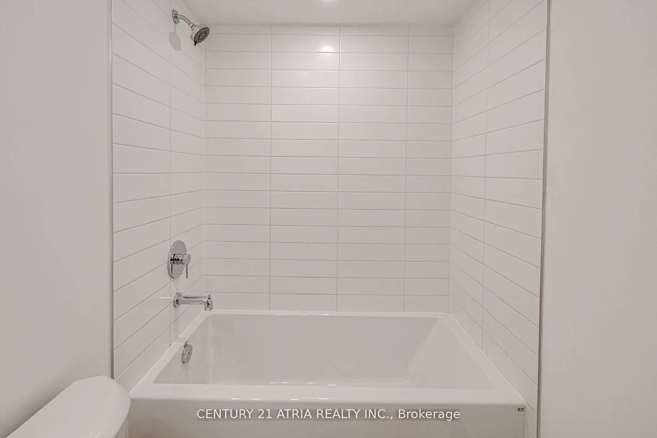 28, Turtle Island, Englemount-Lawrence, Toronto