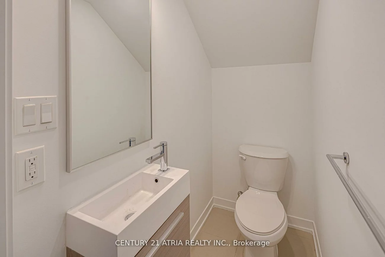 28, Turtle Island, Englemount-Lawrence, Toronto