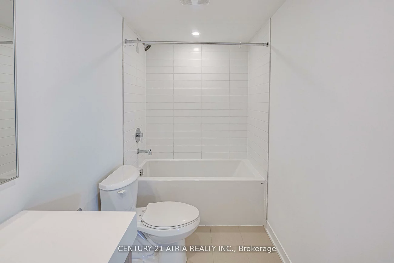 28, Turtle Island, Englemount-Lawrence, Toronto