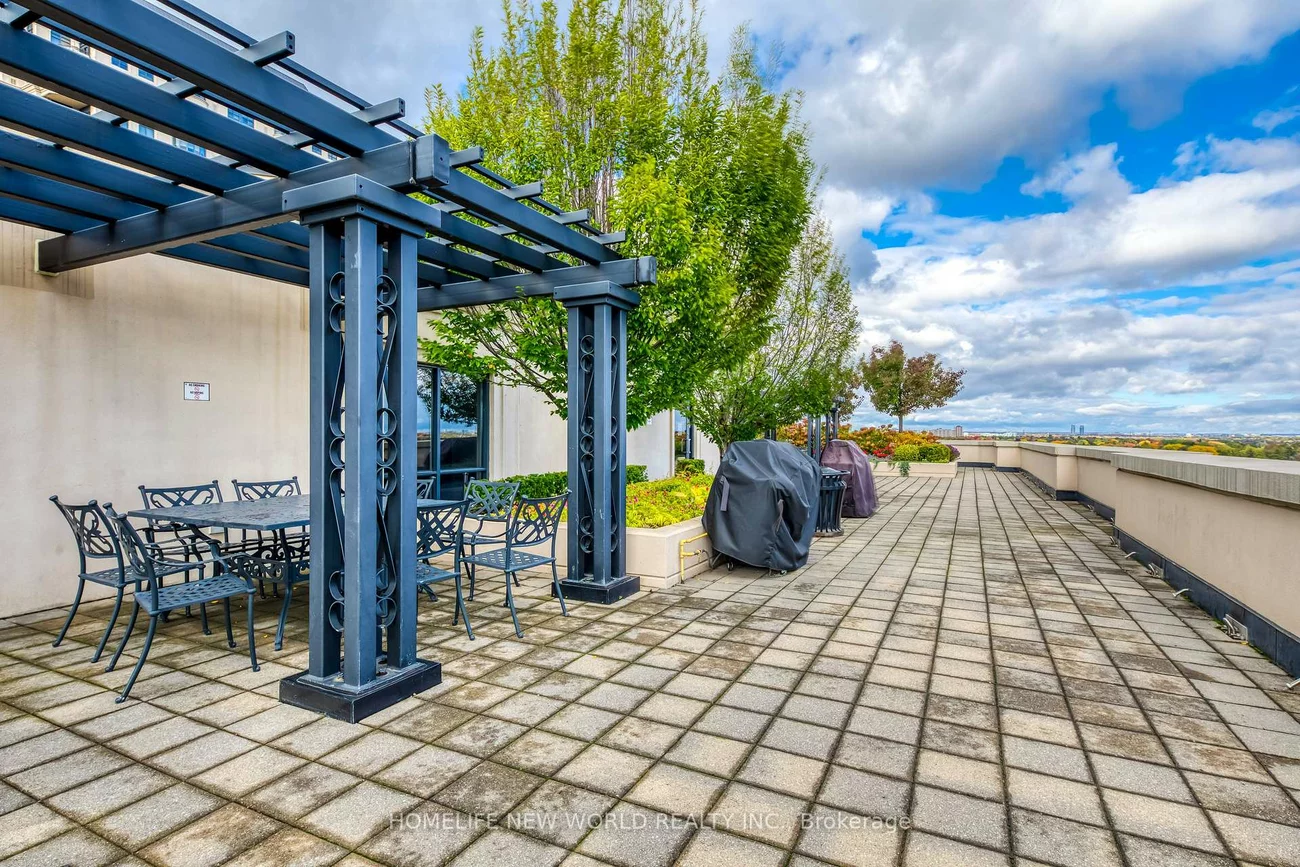 650, Sheppard, Bayview Village, Toronto