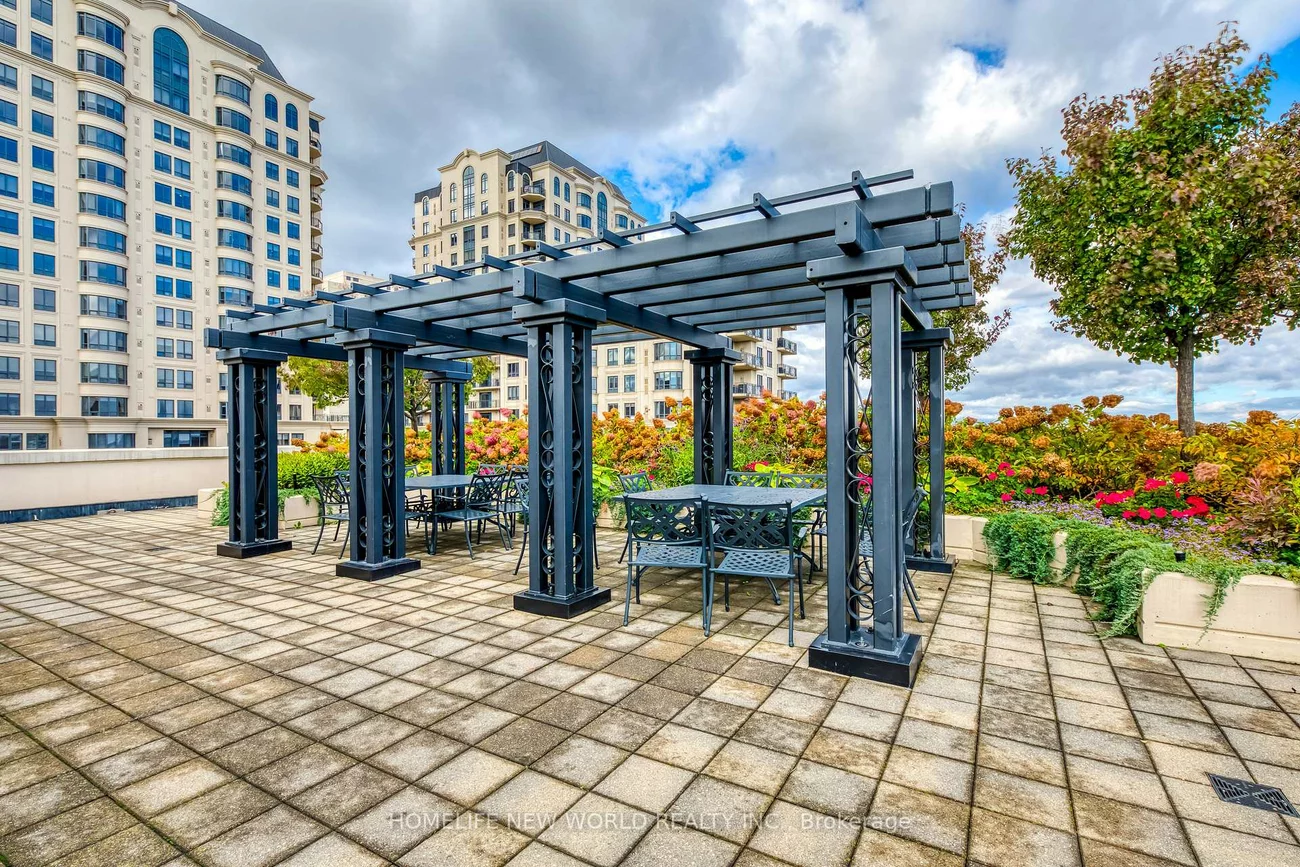 650, Sheppard, Bayview Village, Toronto