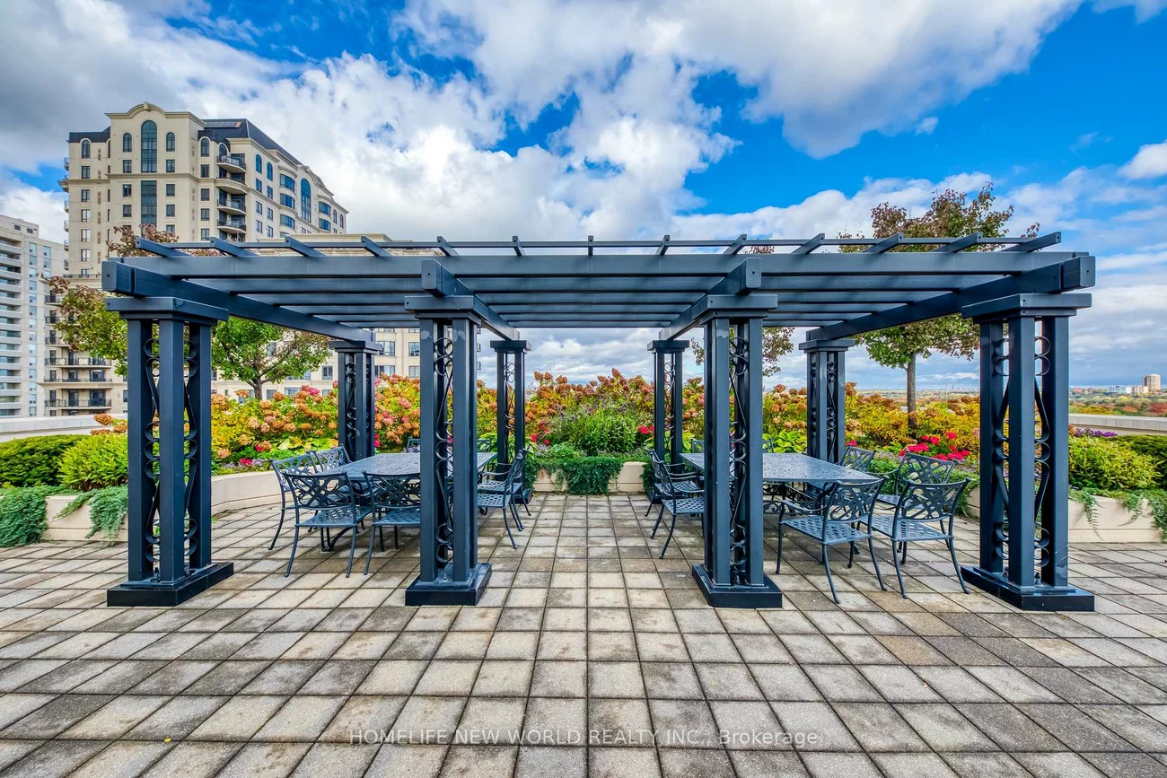 650, Sheppard, Bayview Village, Toronto