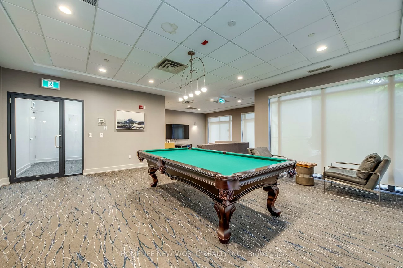 650, Sheppard, Bayview Village, Toronto