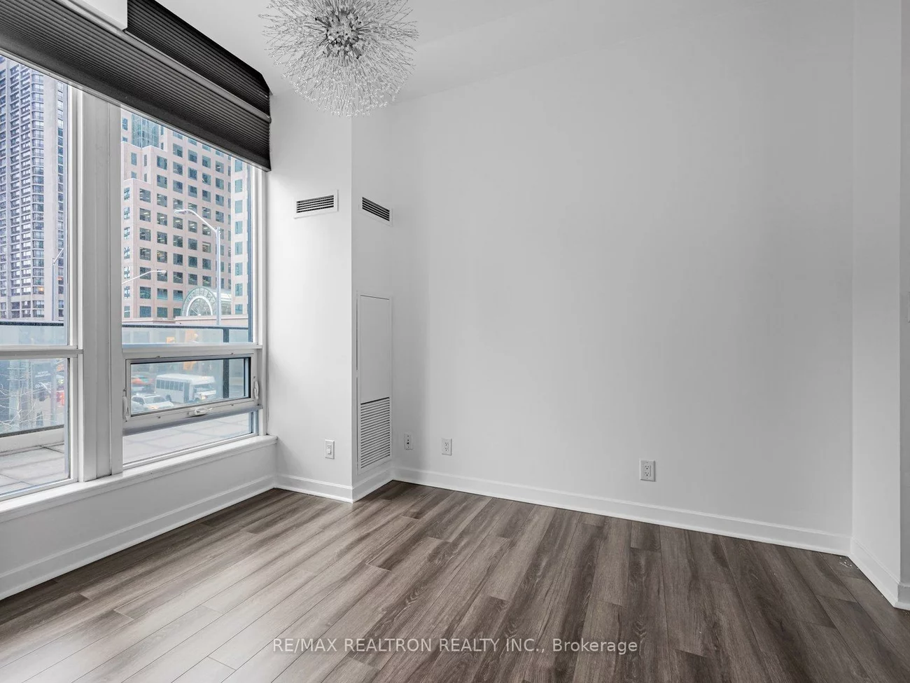 33, Bay, Waterfront Communities C1, Toronto