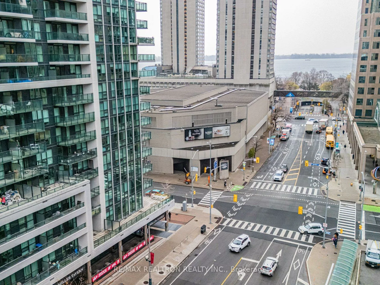 33, Bay, Waterfront Communities C1, Toronto