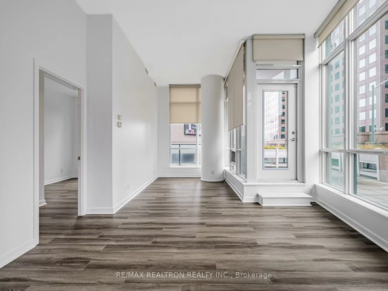 33, Bay, Waterfront Communities C1, Toronto