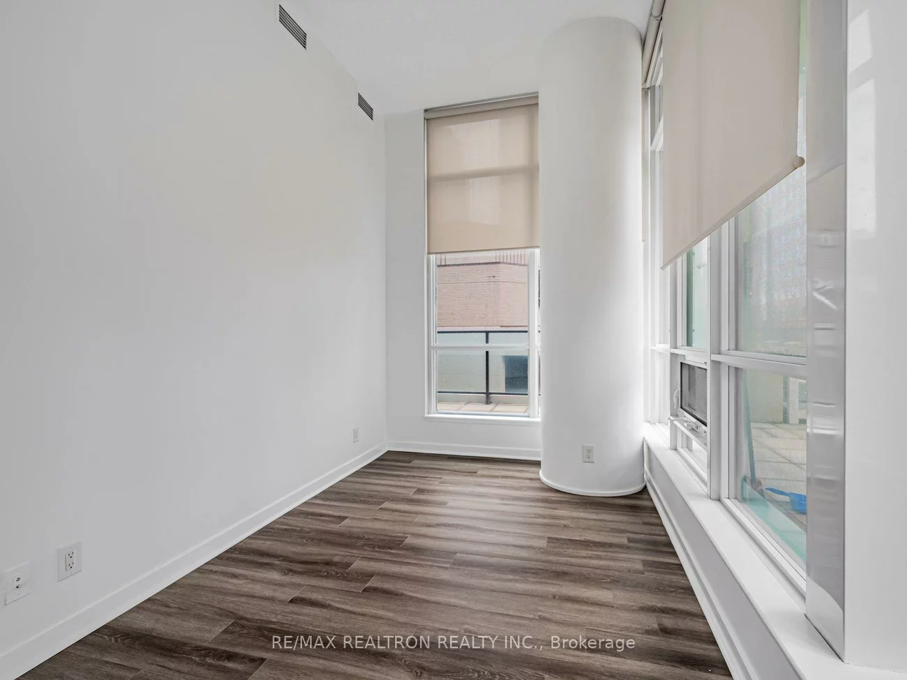 33, Bay, Waterfront Communities C1, Toronto