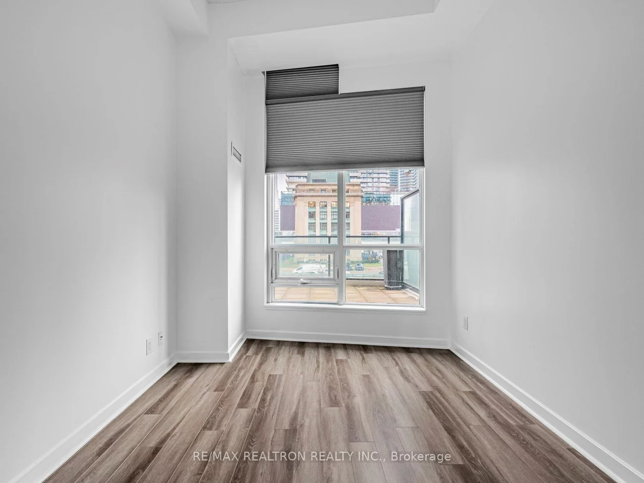 33, Bay, Waterfront Communities C1, Toronto